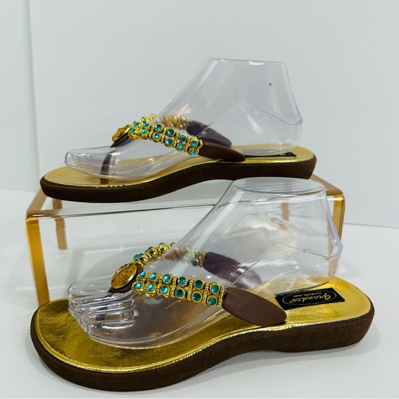 GRANDCO SANDALS GOLD BEJEWELED AQUA AND GOLD BLING WOMENS SIZE 9 GREAT COND - Picture 4 of 8